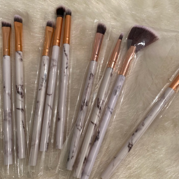 Multi Piece Complete Makeup Brush Sst - Picture 3 of 5